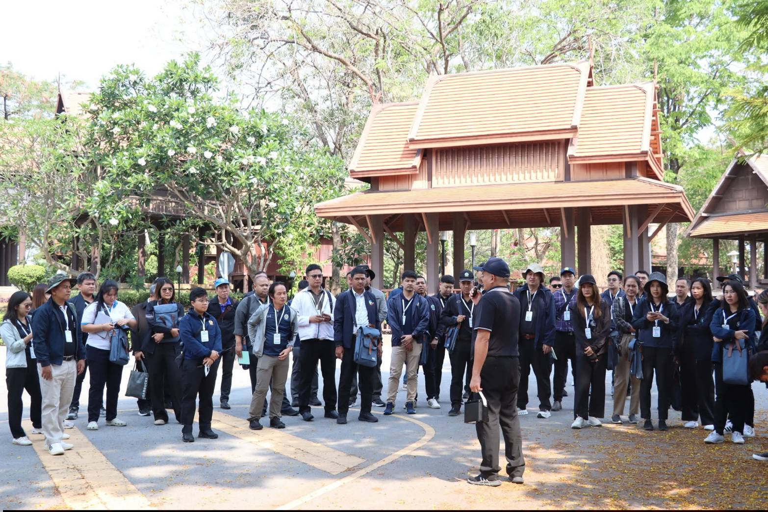 title - ผอ.ศพส. มอบหมายให้ ผู้อำนวยการกลุ่มฝึกอบรมและการพัฒนาผลิตภัณฑ์ เป็นผู้บรรยายพิเศษ ในหัวข้อเรื่อง 